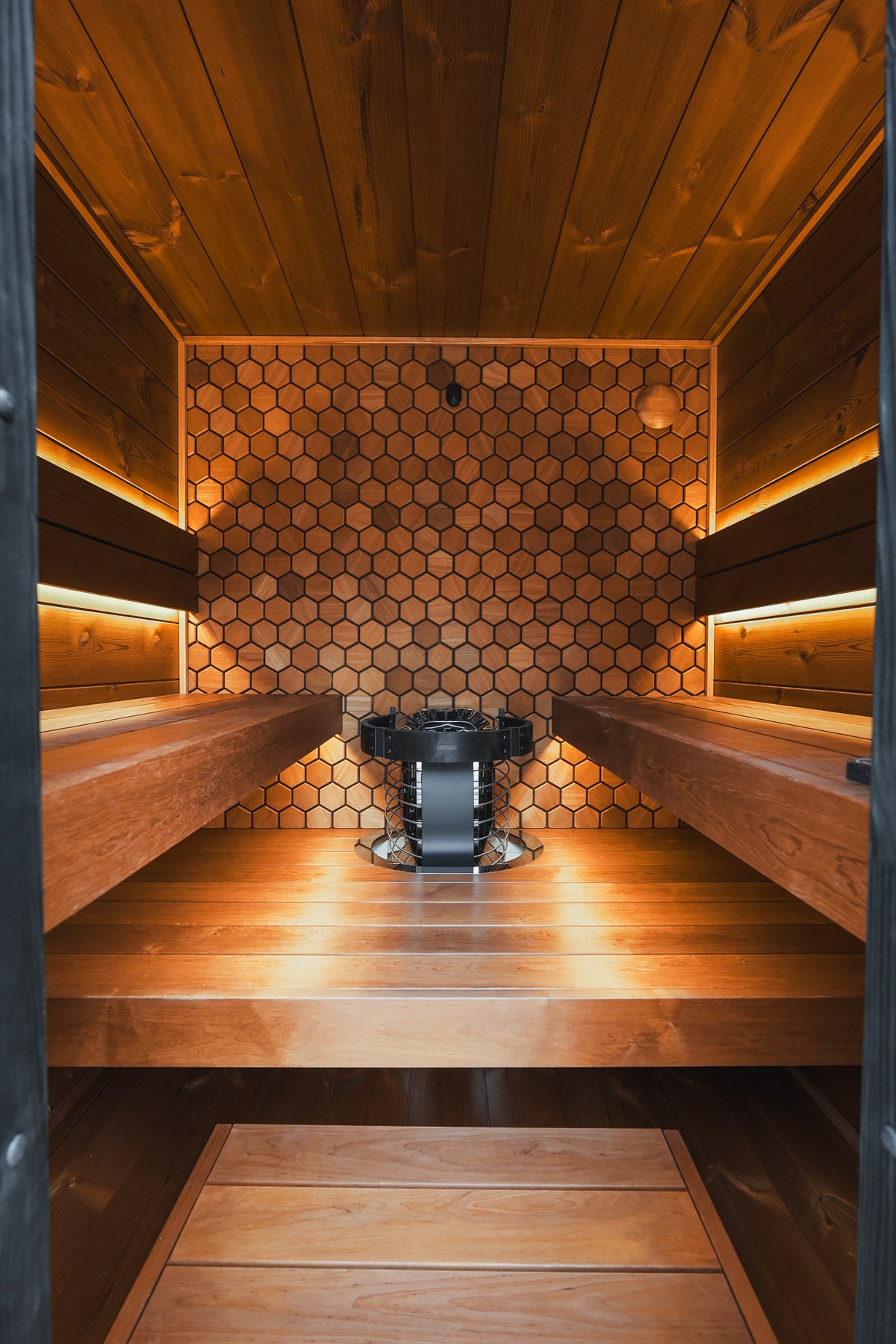 Leil® Saunas Viva 180 (4-Person) Outdoor Sauna